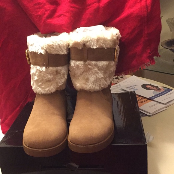 GUESS Booties, NWOT, Size 10M, Amber. Color.❌❌$63 - Picture 2 of 6